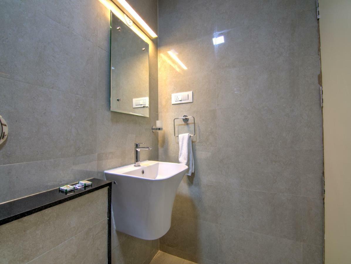 Sunshine Suites Grand Deluxe บังกาลอร์ ภายนอก รูปภาพ